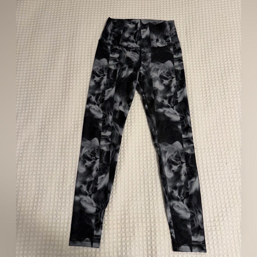 Old Navy Monochrome Patterned Leggings